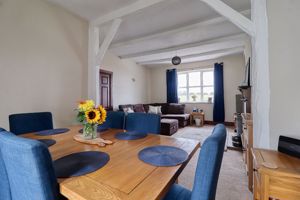 Lounge/Diner- click for photo gallery